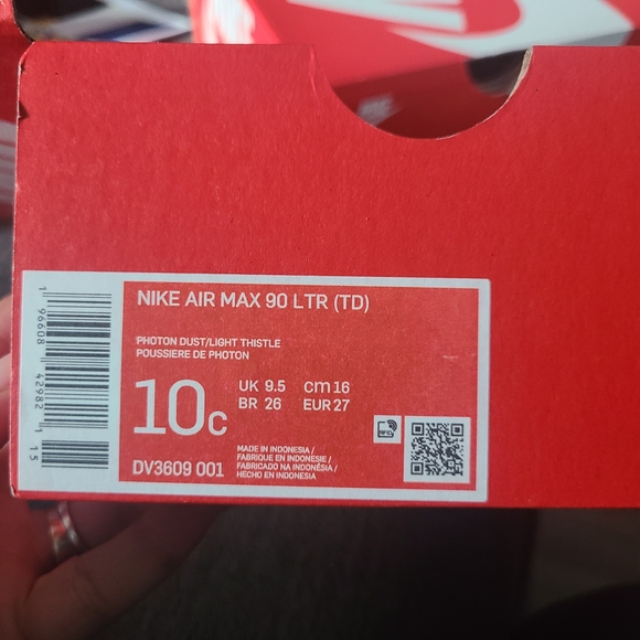 Nike Kids Air Max 90 Gray and Purple Shoes - Picture 4 of 4